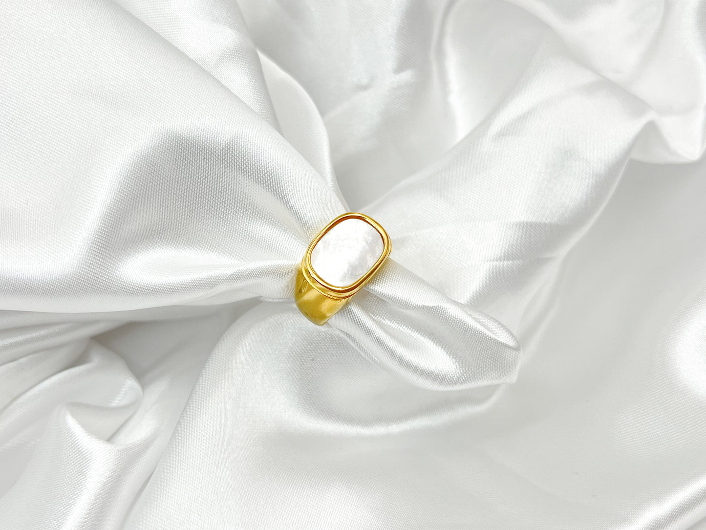 Anillo Carlota