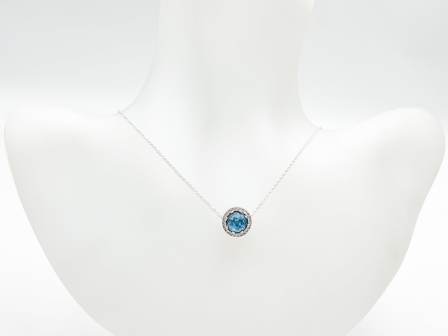 Collar blue ocean